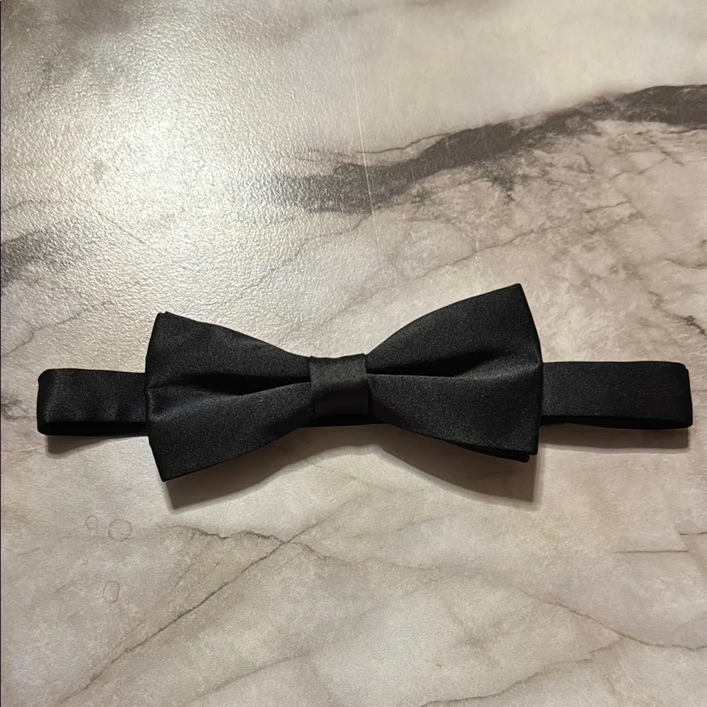 Elegant Black Satin Bow Tie adjustable